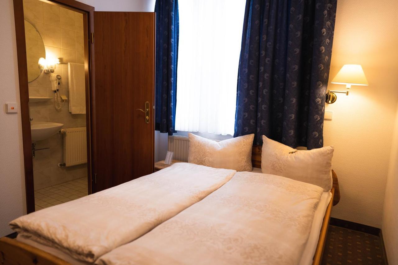 Small Double Room,1024778080:JPEG